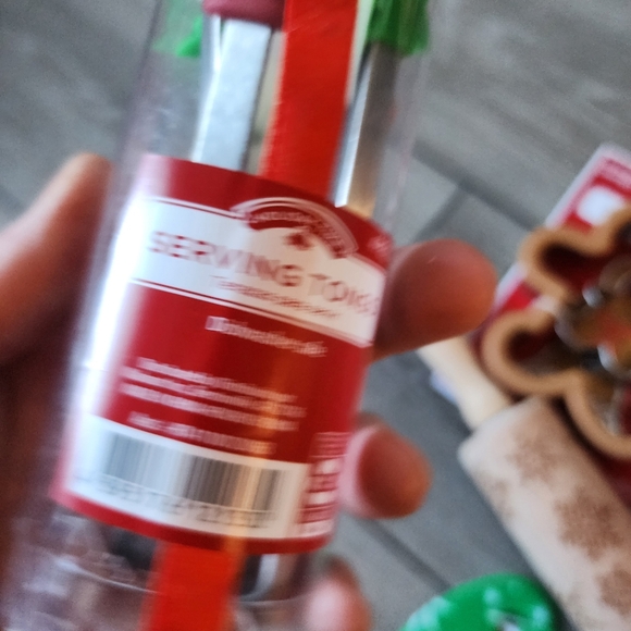 Holiday Baking essentials gift set - Picture 8 of 13